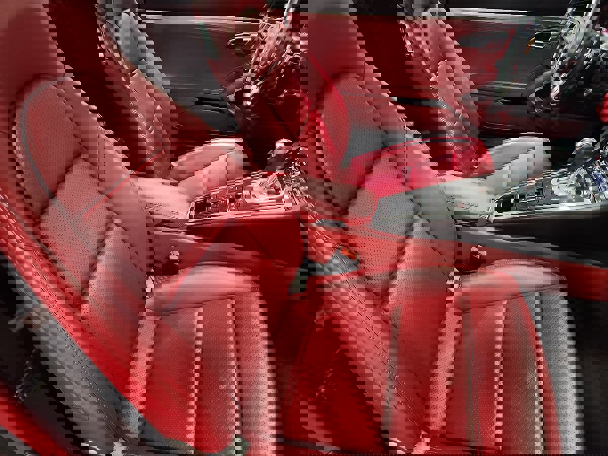 Used 2019 Porsche 911 Turbo image 40