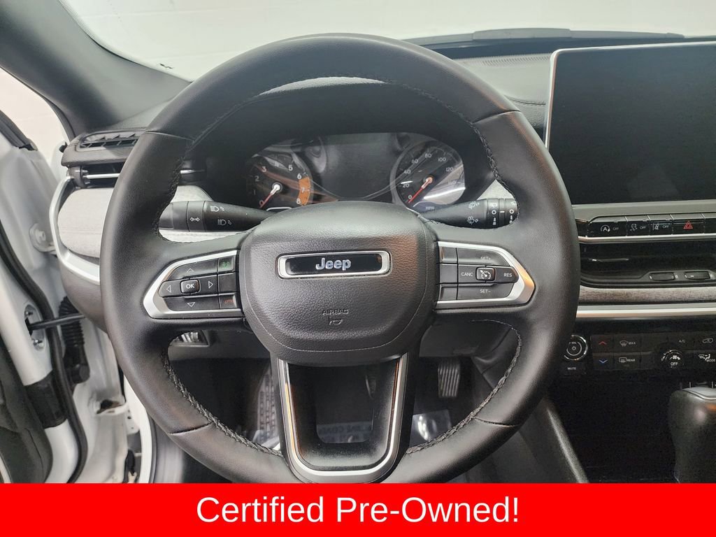 Used 2024 Jeep Compass Latitude image 14