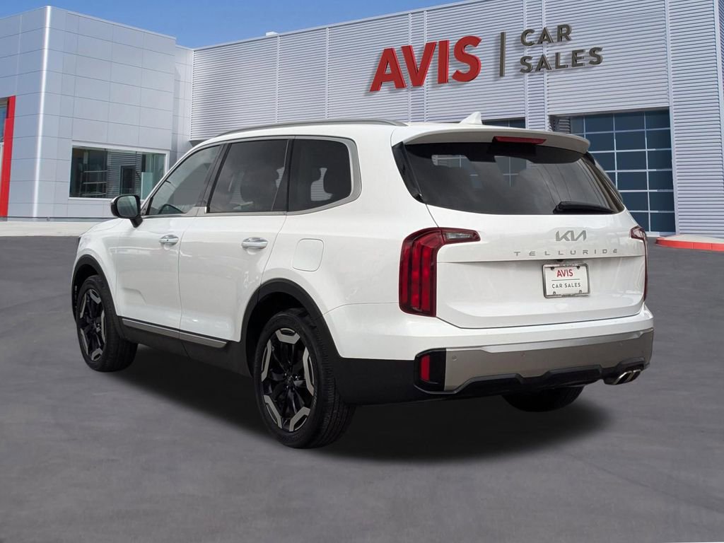 Used 2025 Kia Telluride S image 3
