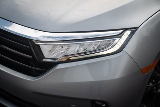 Used 2023 Honda Odyssey Elite image 3
