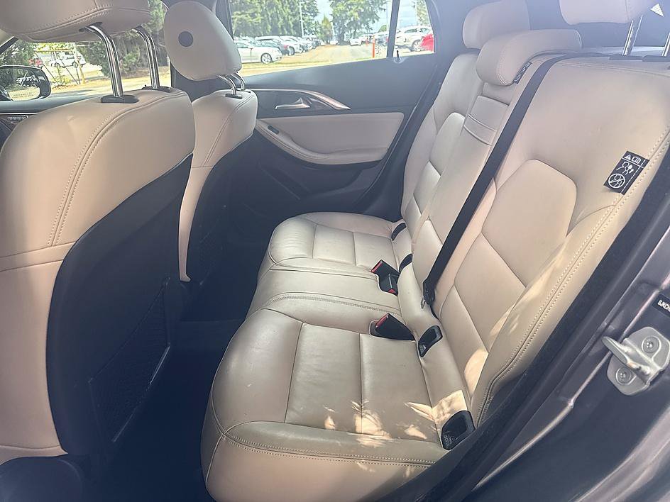 Used 2017 INFINITI QX30 Premium w/ Navigation Package AWD/4WD image 12