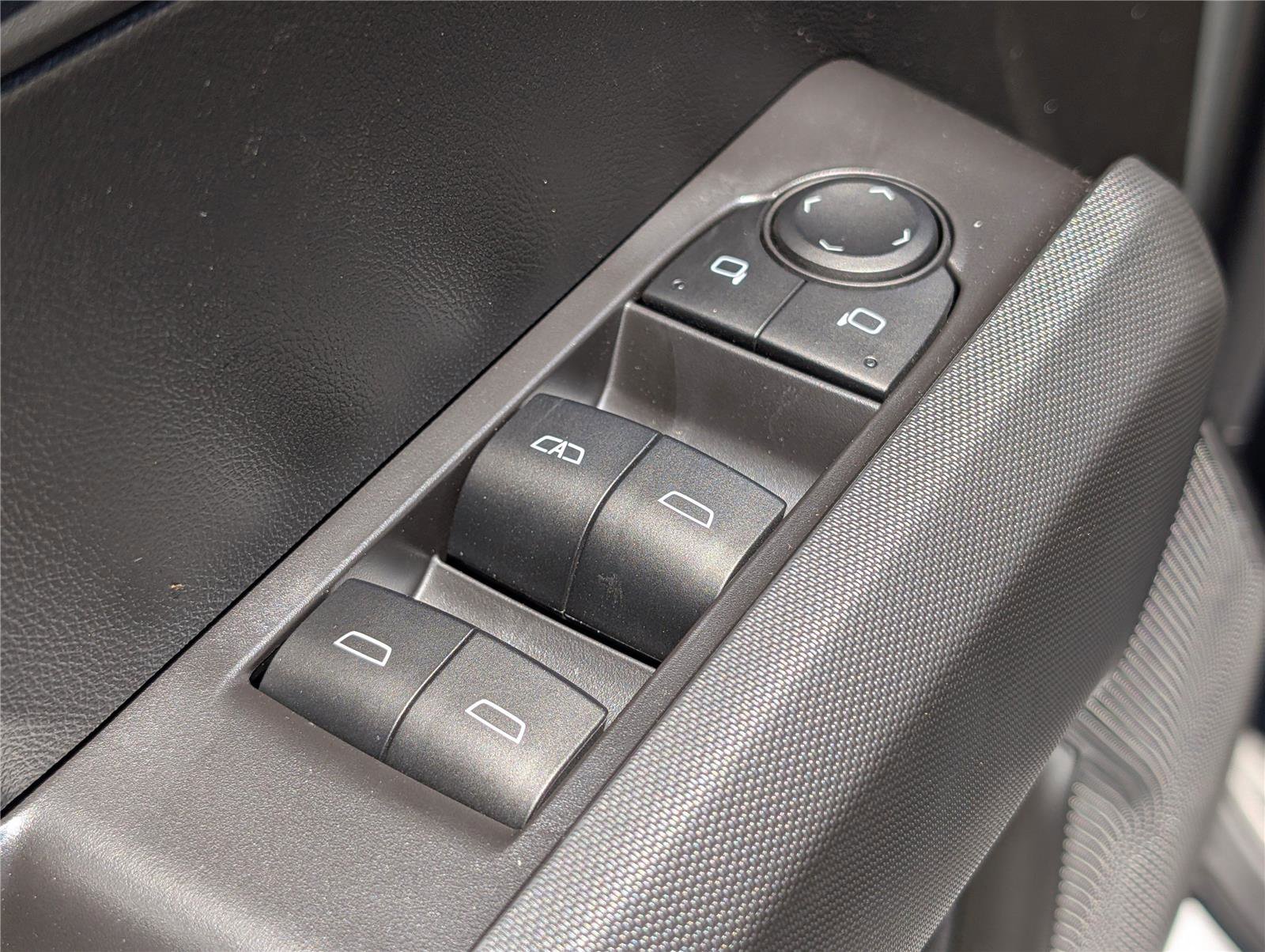 New 2025 GMC Canyon Elevation w/ Convenience Package image 17