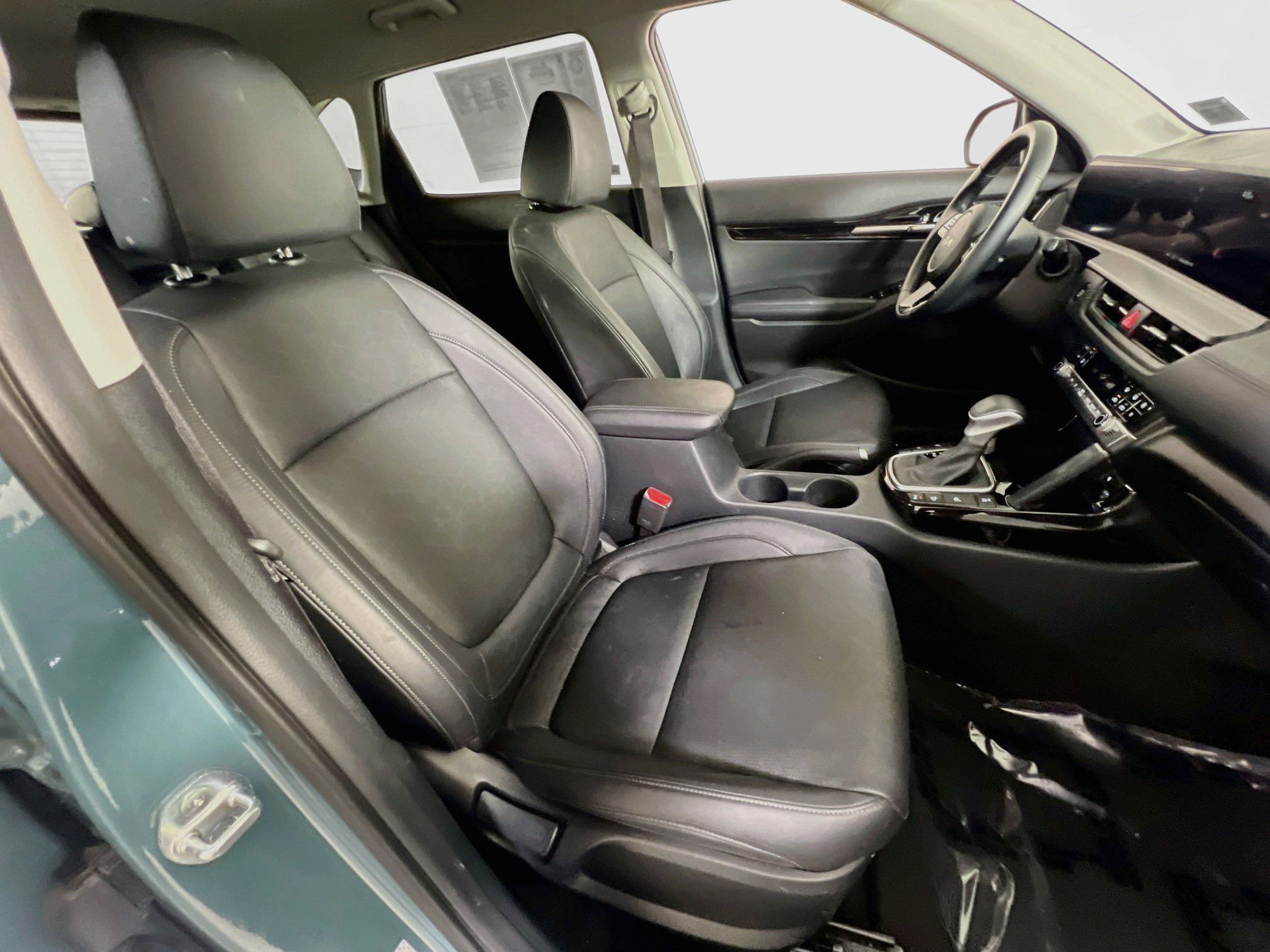Used 2025 Kia Seltos EX AWD/4WD image 27