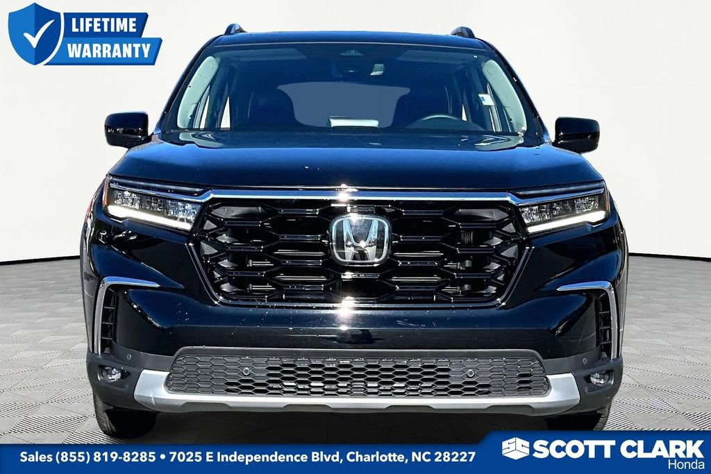 Used 2024 Honda Pilot Touring image 2