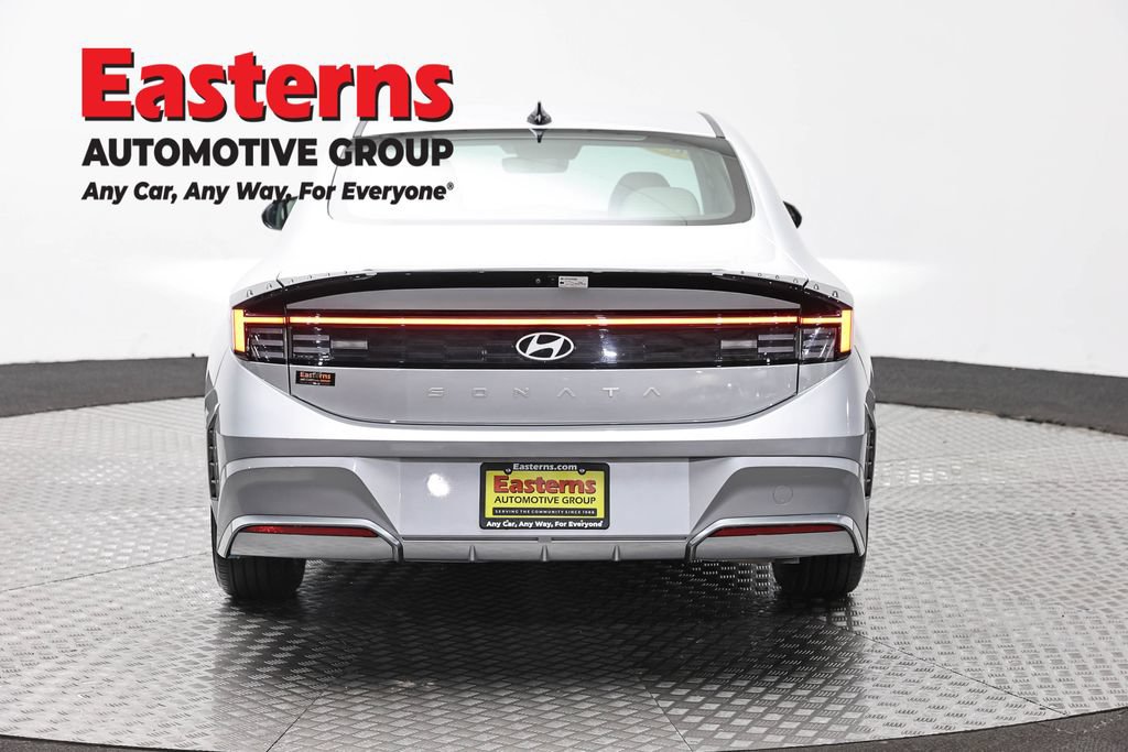 Used 2025 Hyundai Sonata SEL FWD image 6
