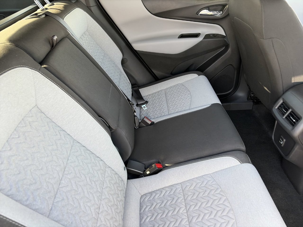 Used 2024 Chevrolet Equinox LS w/ LS Convenience Package FWD image 12