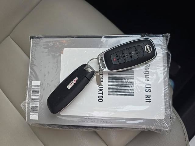 Used 2023 Nissan Rogue SL w/ SL Premium Package FWD image 16