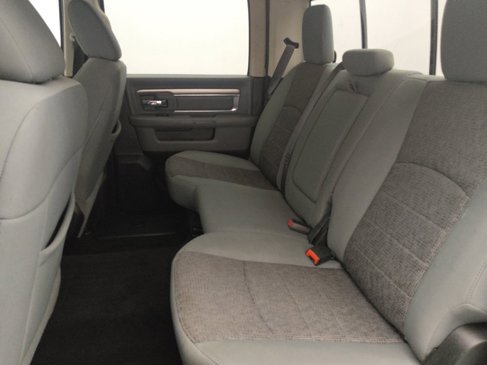 Used 2018 RAM 1500 SLT image 18