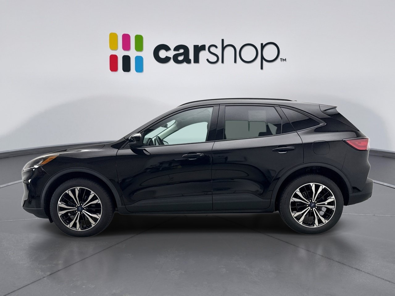 Used 2022 Ford Escape SEL w/ SEL Stealth AWD Package image 2