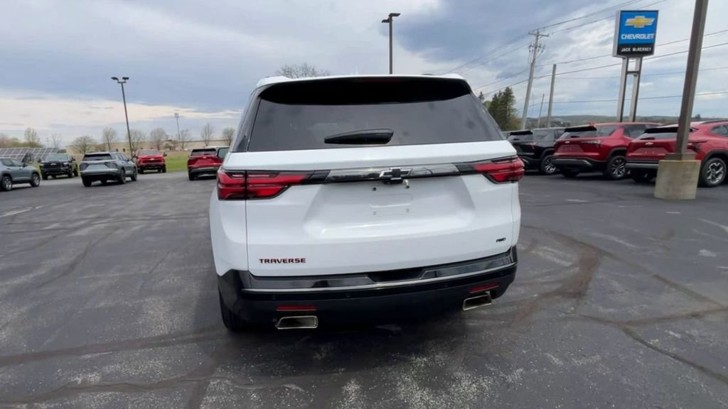 Certified 2023 Chevrolet Traverse Premier w/ Redline Edition AWD/4WD image 7
