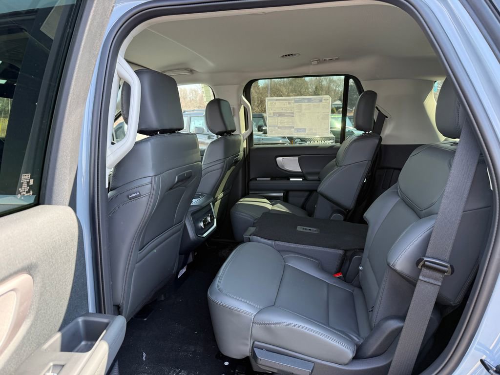 New 2026 Ford Expedition Active image 4