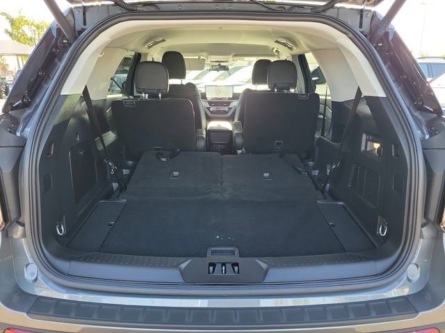 Used 2025 Ford Explorer Active RWD image 22