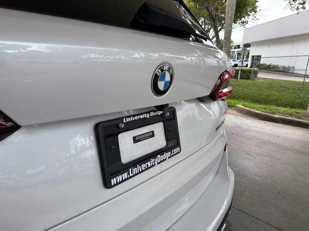 Used 2021 BMW X5 xDrive40i w/ M Sport Package AWD/4WD image 22