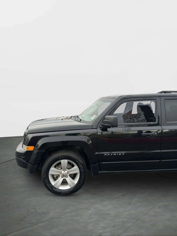 Used 2013 Jeep Patriot Sport w/ Tire & Wheel Group image 17