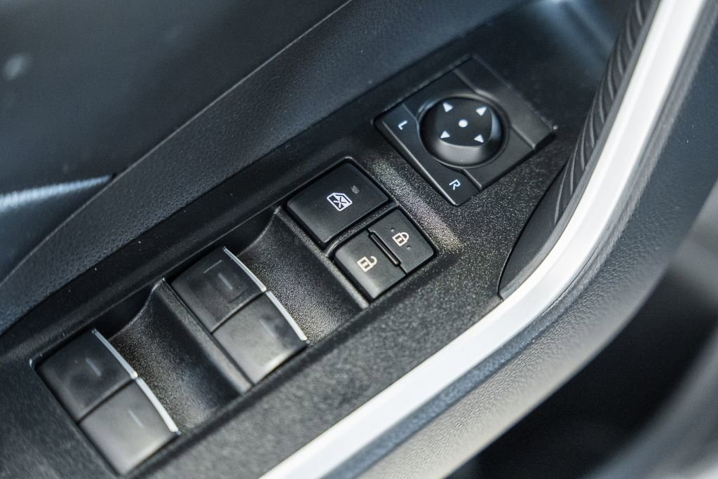 Used 2025 Toyota RAV4 XLE image 39