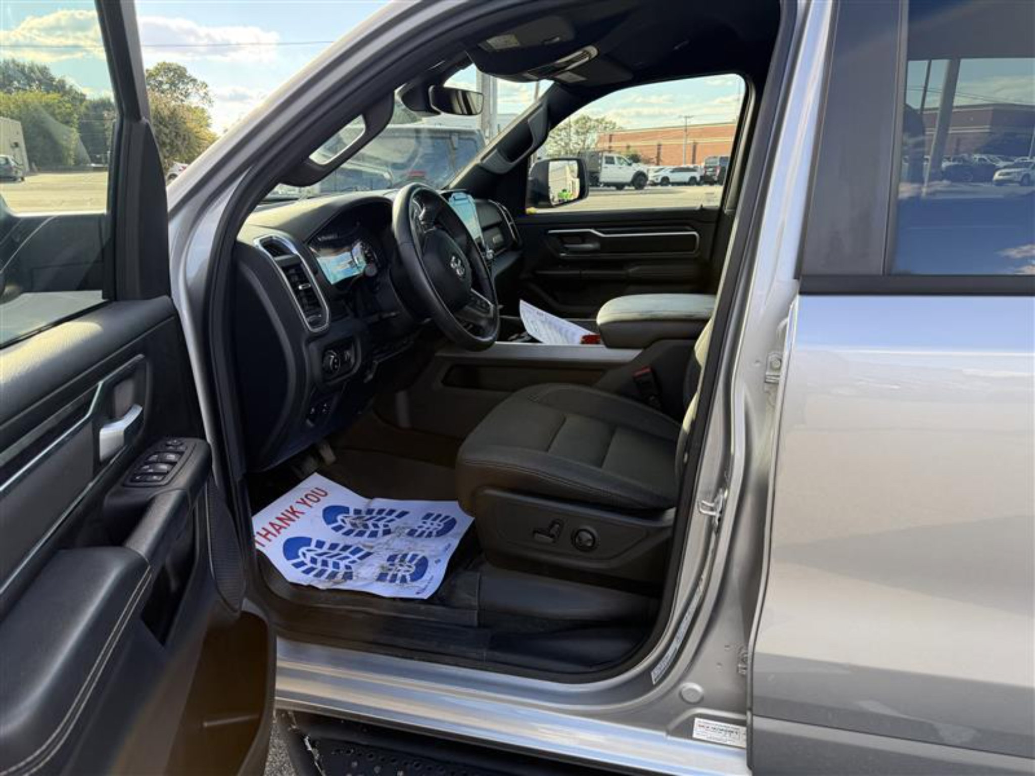 Used 2024 RAM 1500 Big Horn AWD/4WD image 2