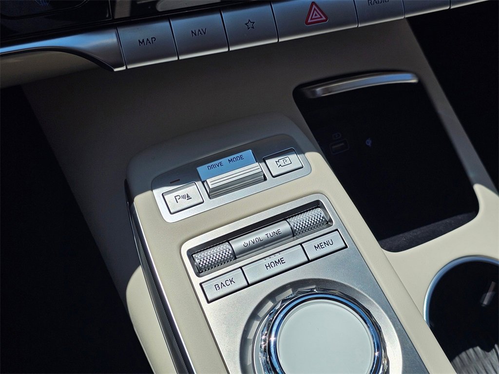 Used 2025 Genesis GV70 3.5T Sport w/ Sport Advanced Package image 30