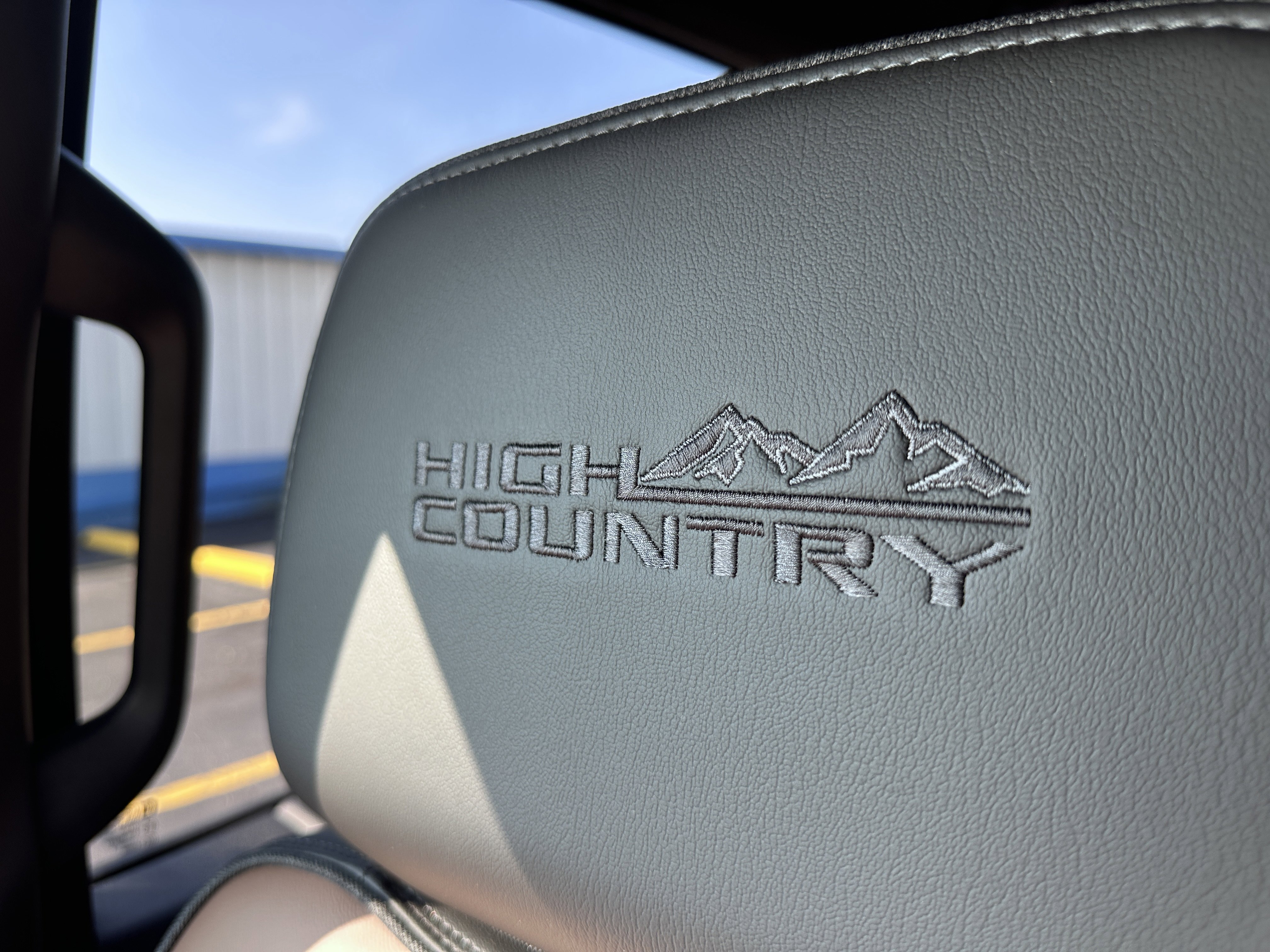Used 2023 Chevrolet Silverado 2500 High Country image 28