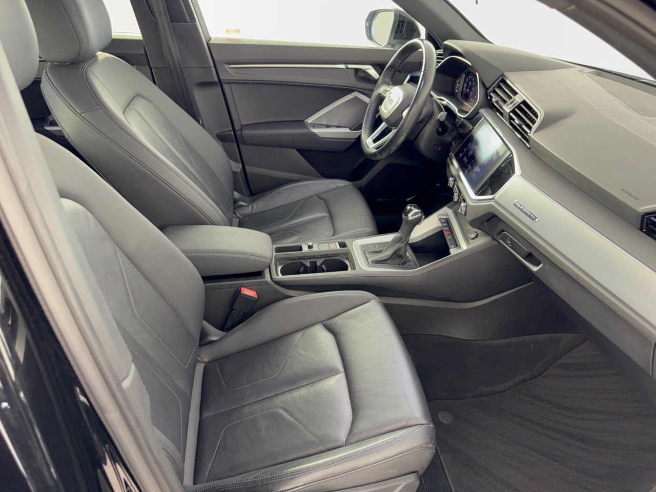 Used 2020 Audi Q3 2.0T Premium w/ Convenience Package AWD/4WD image 30