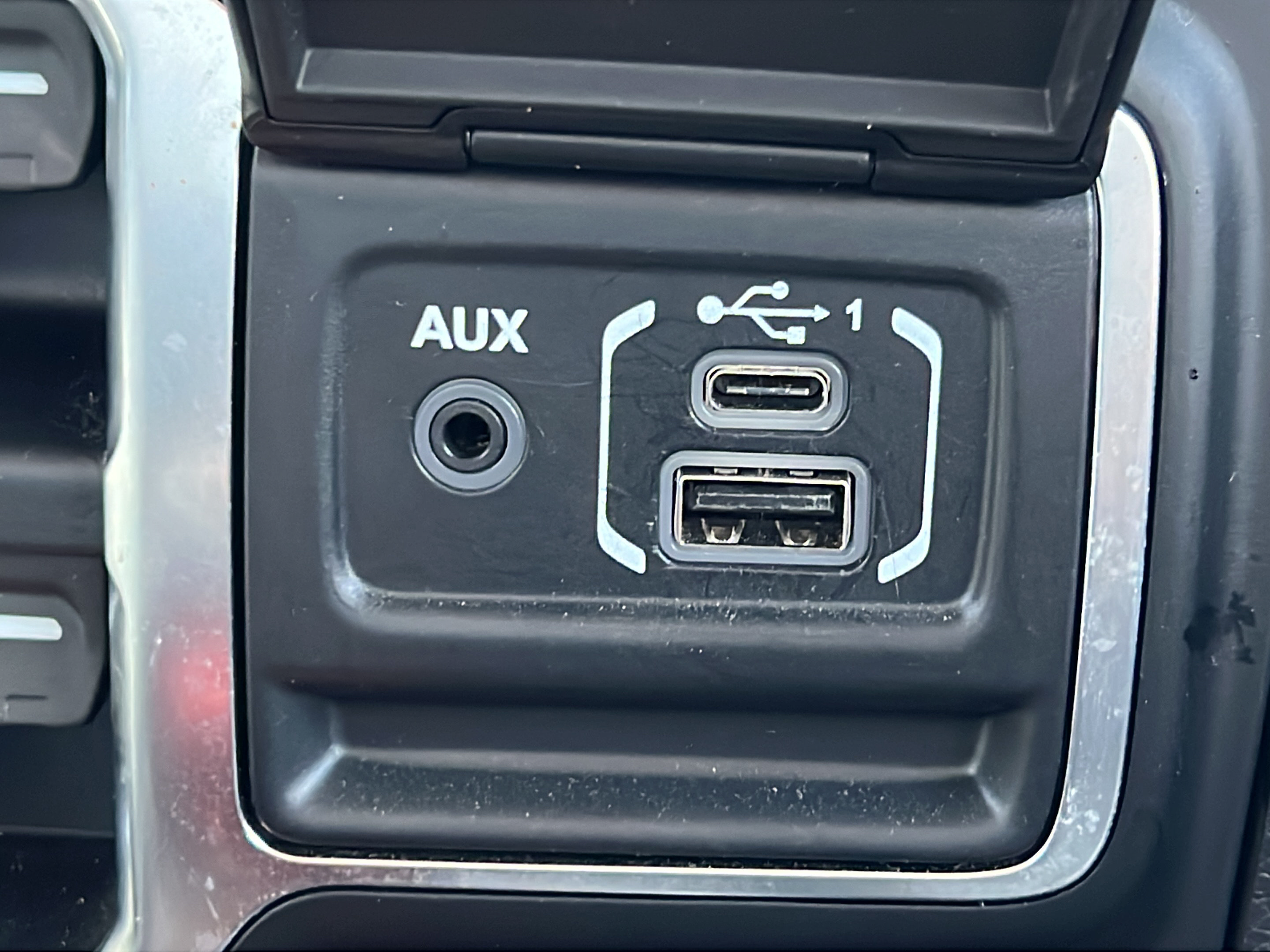 Used 2020 Jeep Wrangler Unlimited Sahara AWD/4WD image 18