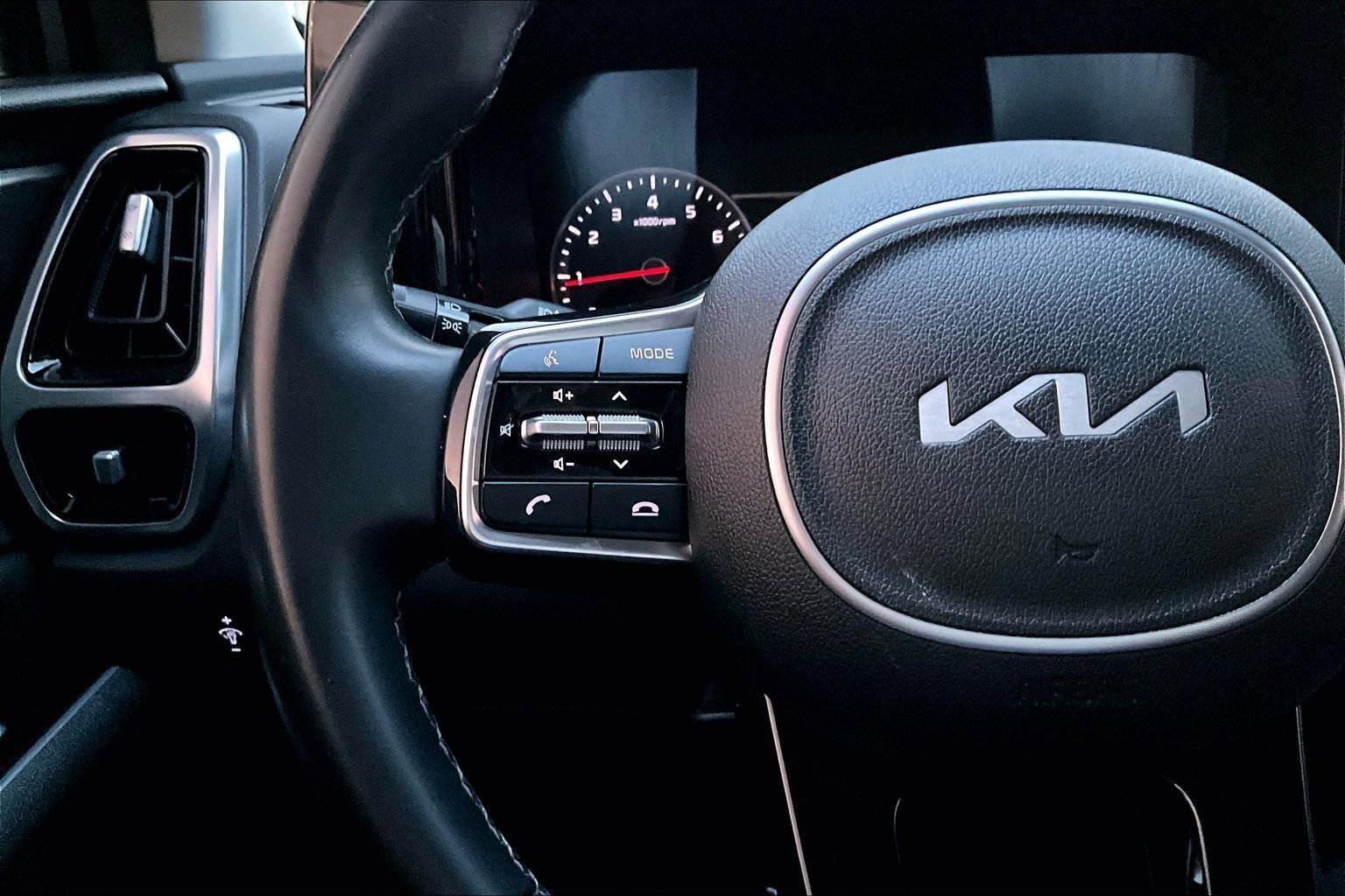 Used 2022 Kia Sorento SX image 18