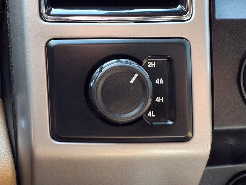 Used 2020 Ford F150 Lariat AWD/4WD image 9