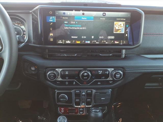 Used 2025 Jeep Wrangler Rubicon image 19