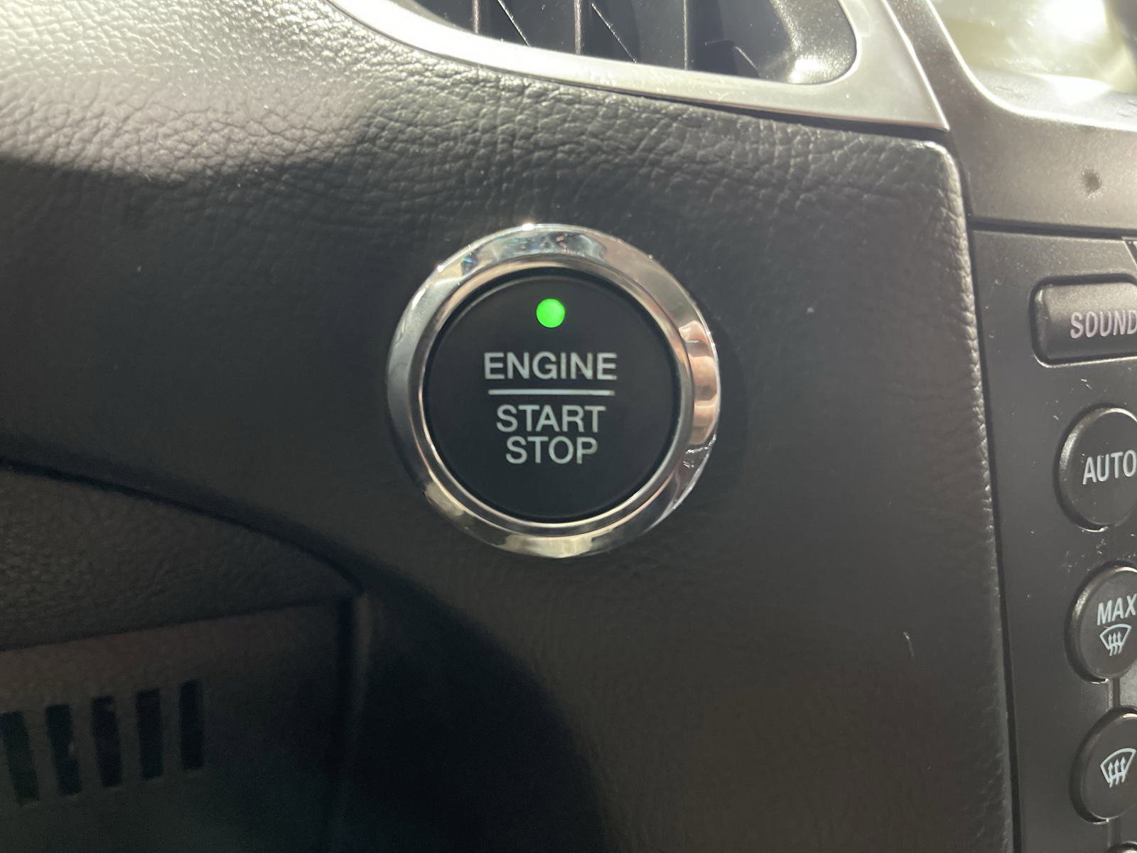 Used 2016 Ford Edge Titanium w/ Technology Package image 25