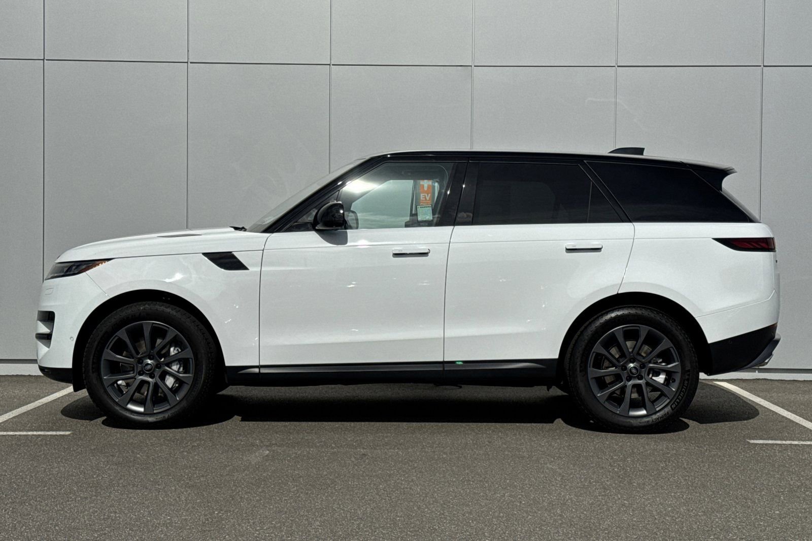 Certified 2023 Land Rover Range Rover Sport SE image 2