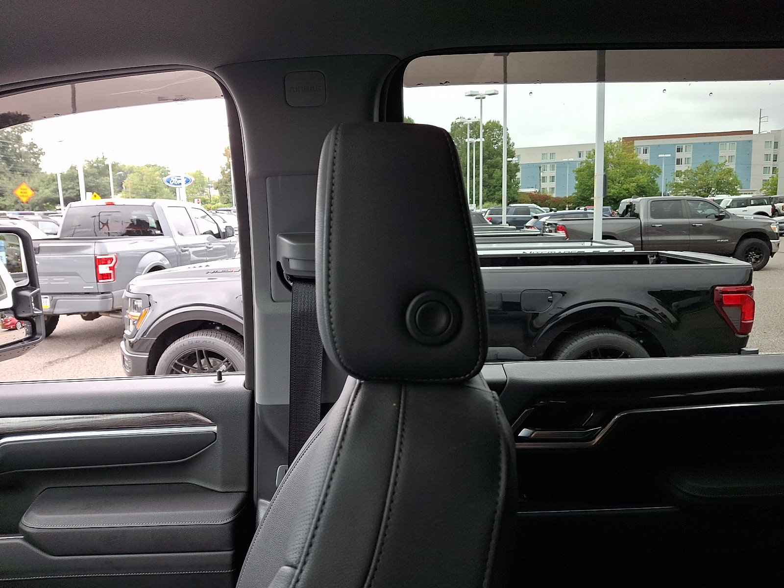 Used 2024 Chevrolet Silverado 2500 LTZ w/ LTZ Plus Package AWD/4WD image 16