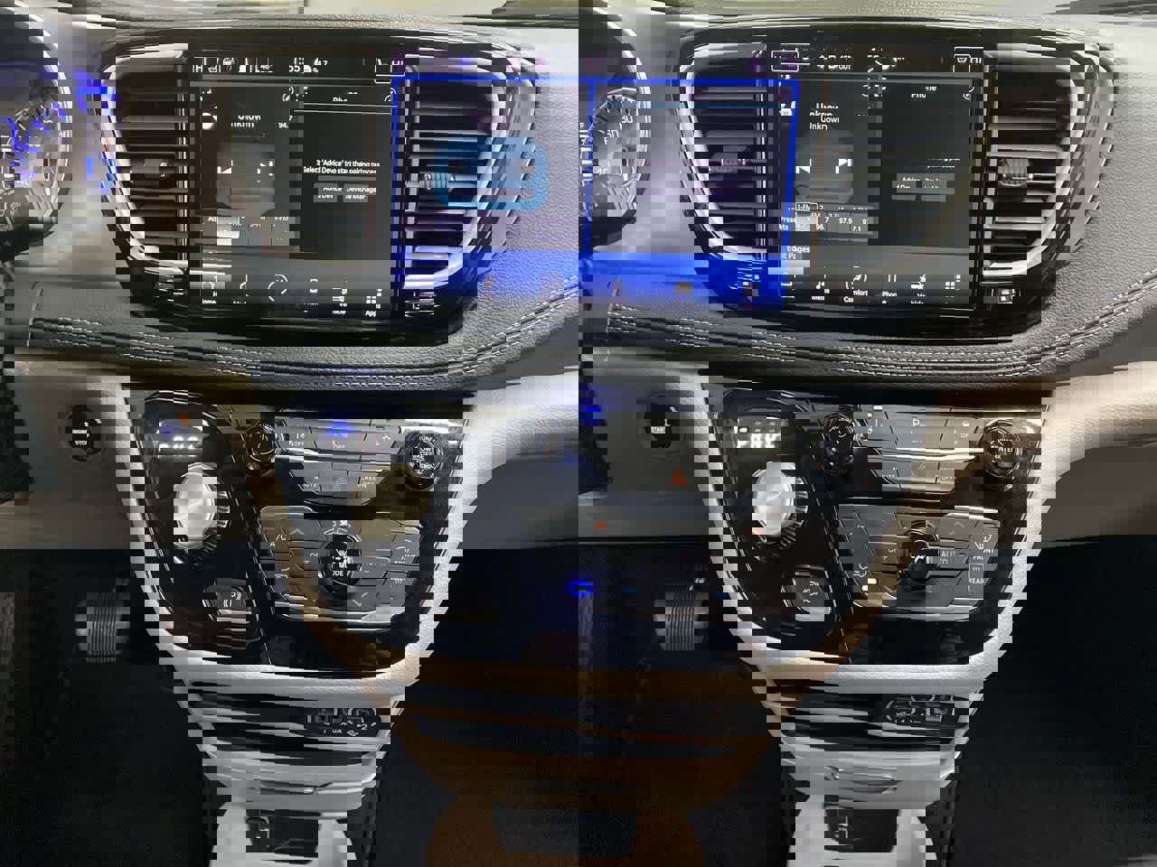 Used 2023 Chrysler Pacifica Touring-L image 23