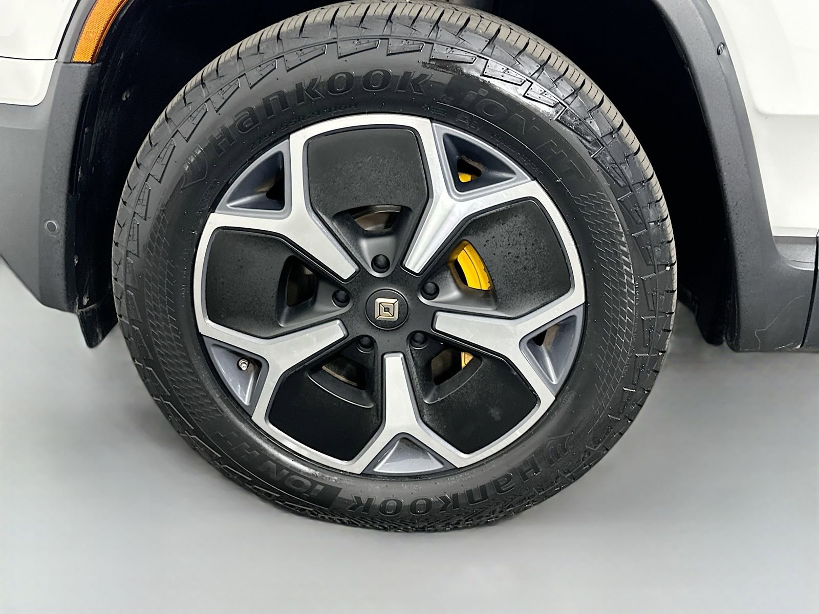 Used 2022 Rivian R1T Adventure AWD/4WD image 30