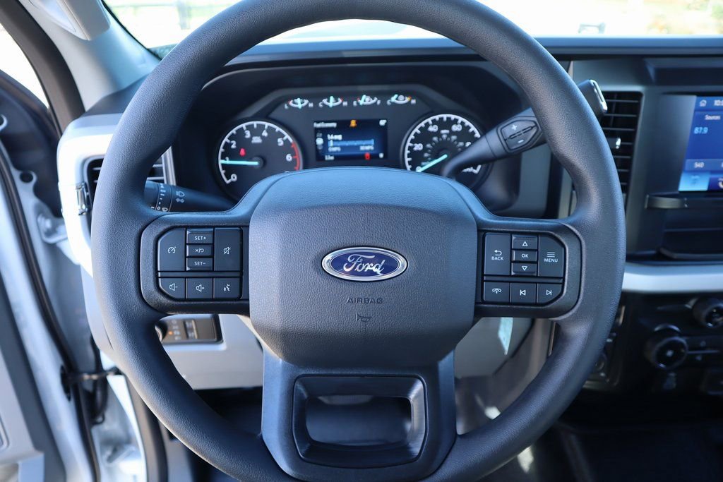 New 2026 Ford F250 XL w/ XL Driver Assist Package AWD/4WD image 3