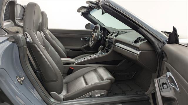 Used 2017 Porsche 718 Boxster image 16