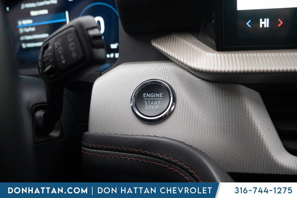 Used 2025 Ford Explorer Active AWD/4WD image 10
