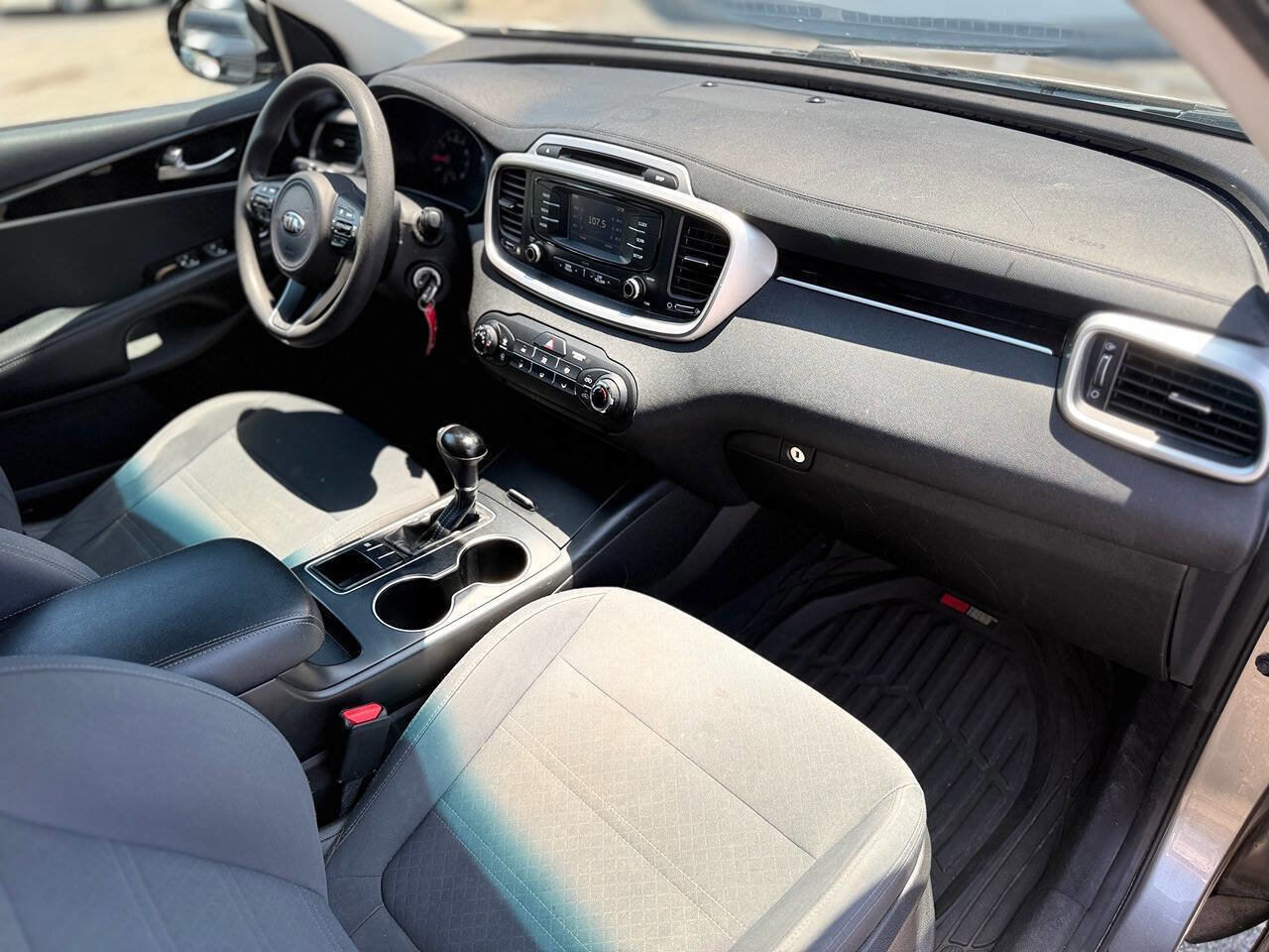 Used 2018 Kia Sorento L FWD image 23