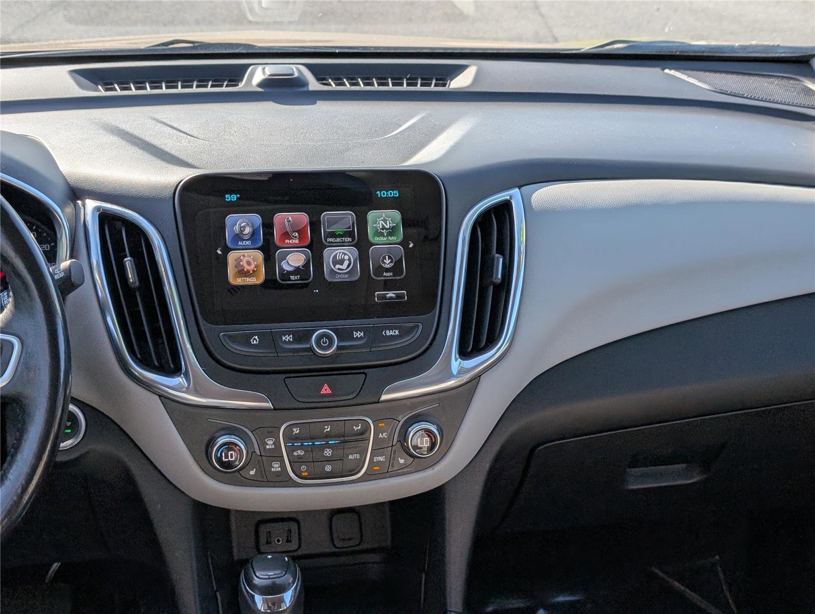 Used 2018 Chevrolet Equinox LT w/ Sun & Infotainment Package image 18