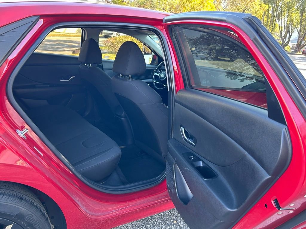 Used 2022 Hyundai Elantra SEL w/ Convenience Package image 33