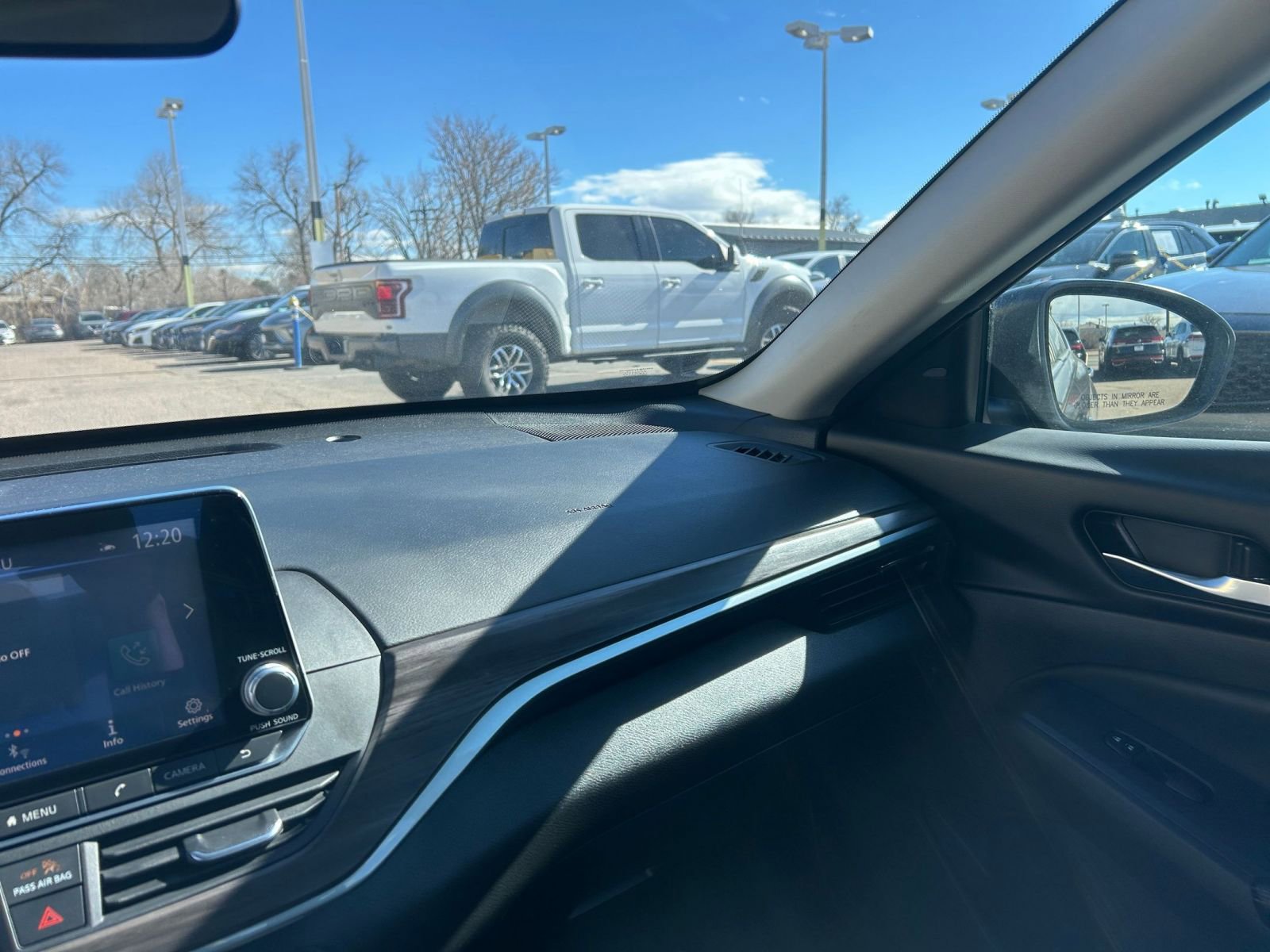 Used 2025 Nissan Altima 2.5 SV image 34