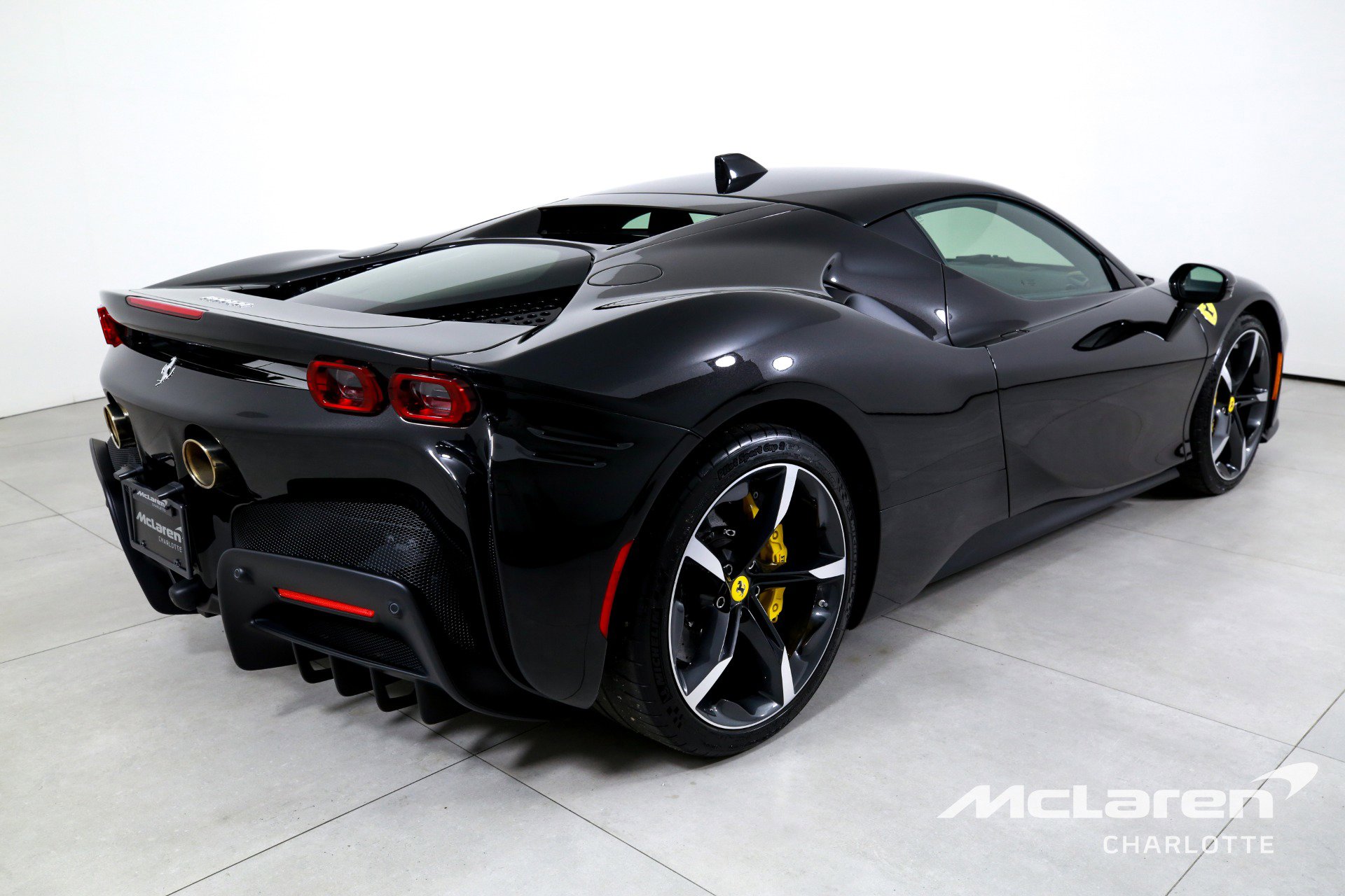 Used 2023 Ferrari SF90 Stradale AWD/4WD image 7