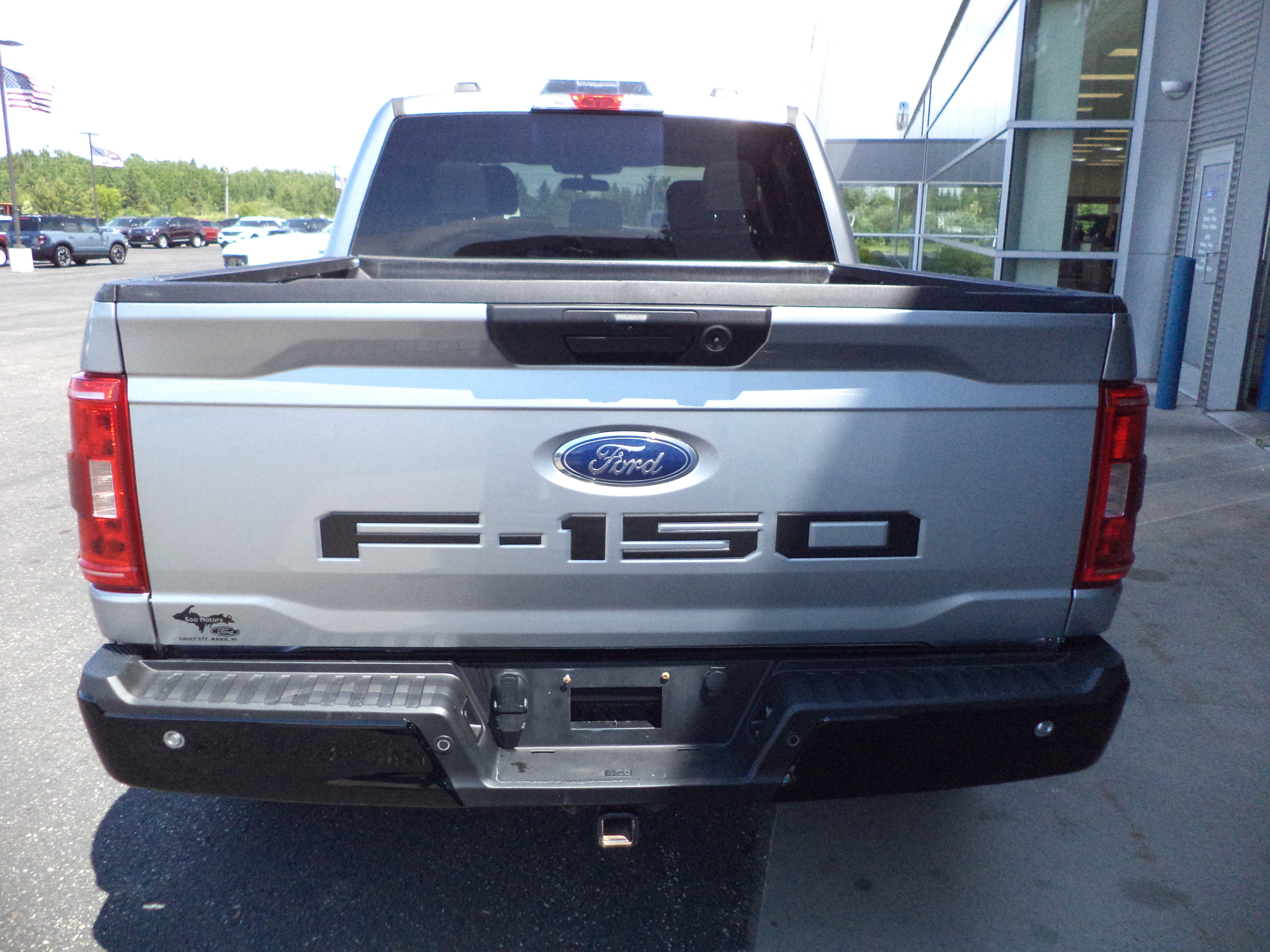 Used 2022 Ford F150 XLT w/ Trailer Tow Package image 5