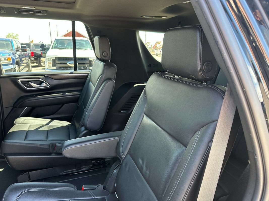 Used 2021 Chevrolet Tahoe Z71 w/ Z71 Signature Package AWD/4WD image 32