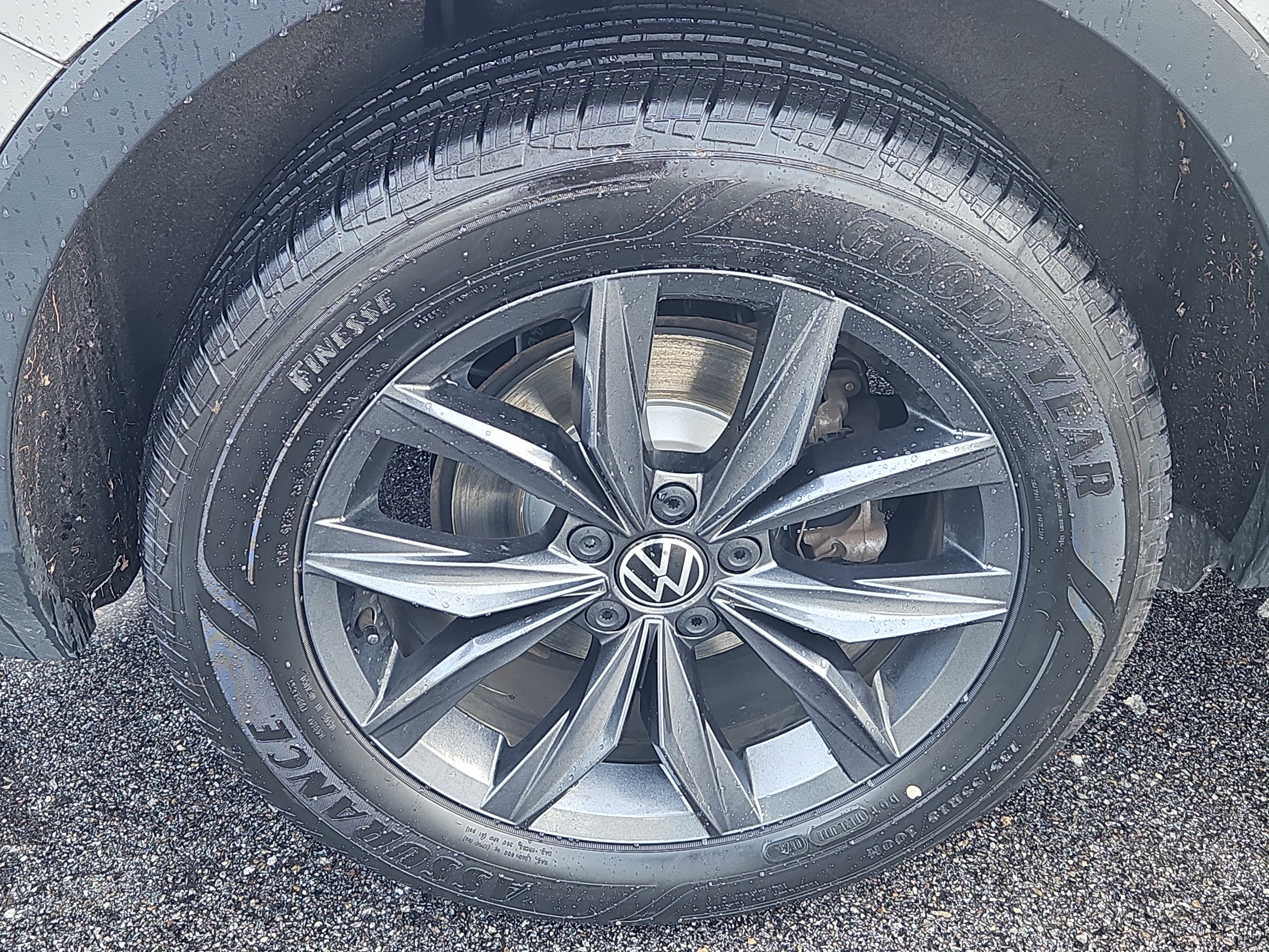 Certified 2022 Volkswagen Tiguan SE image 27