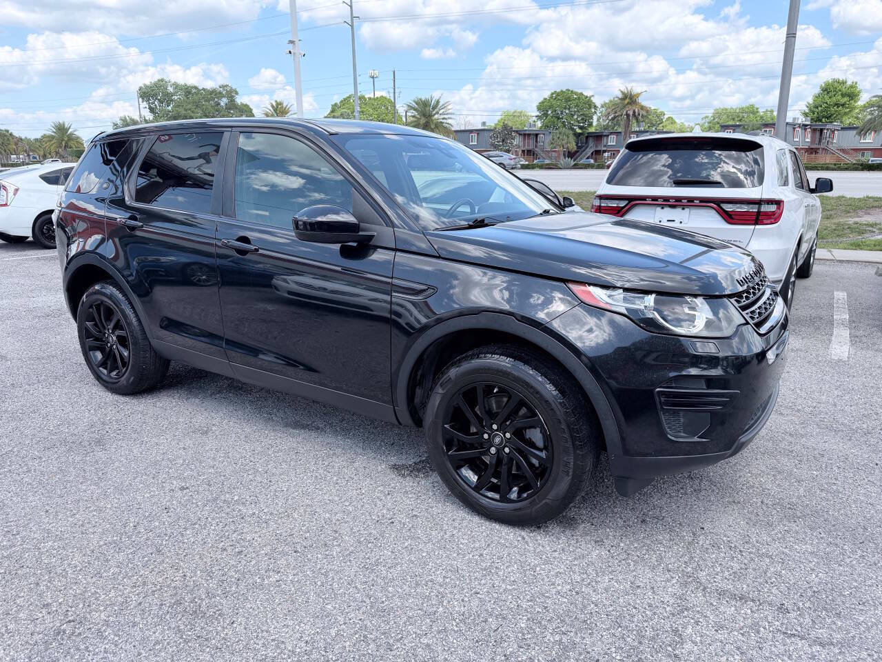 Used 2016 Land Rover Discovery Sport SE AWD/4WD image 7