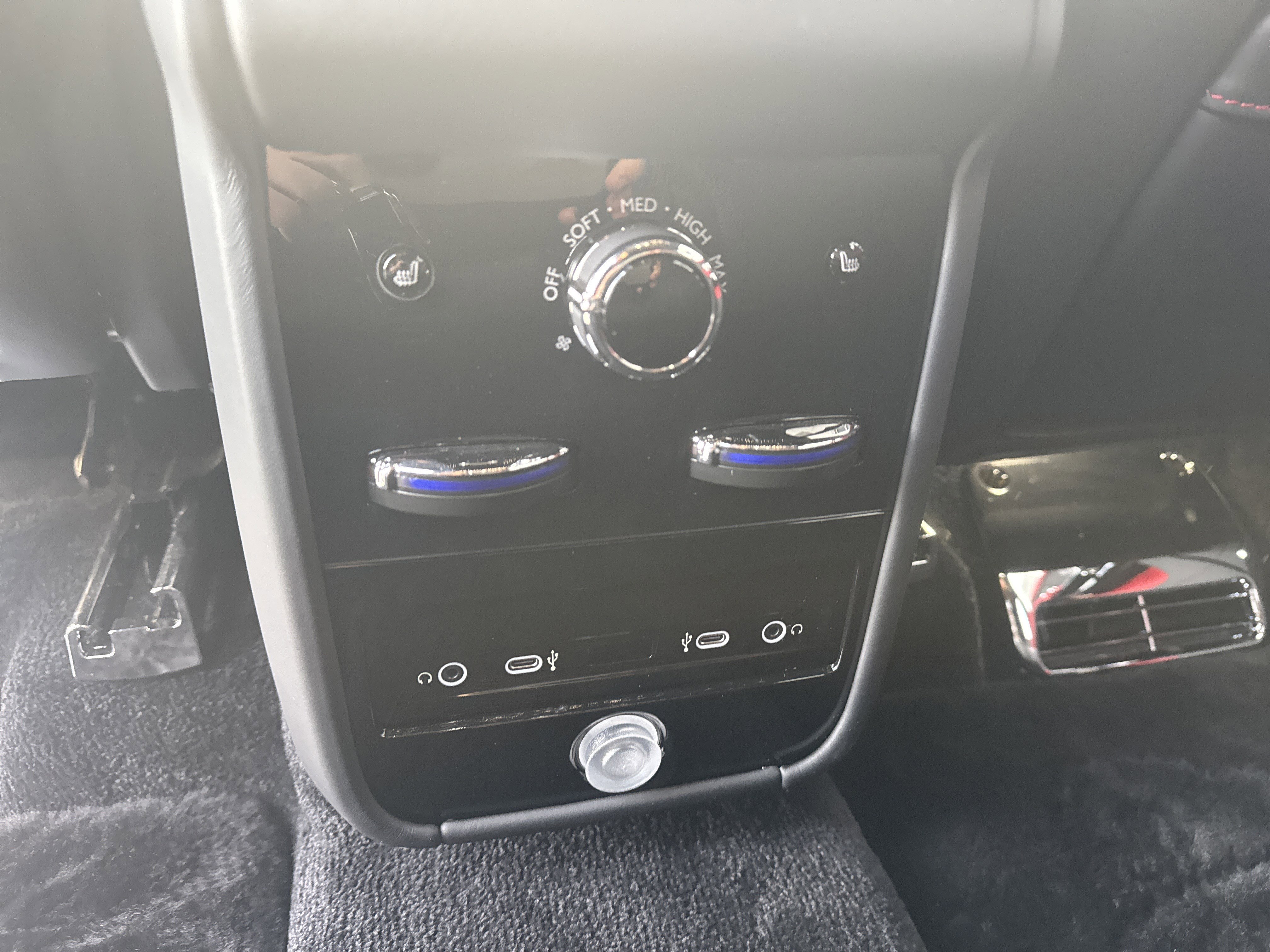 Used 2025 Rolls-Royce Cullinan image 48