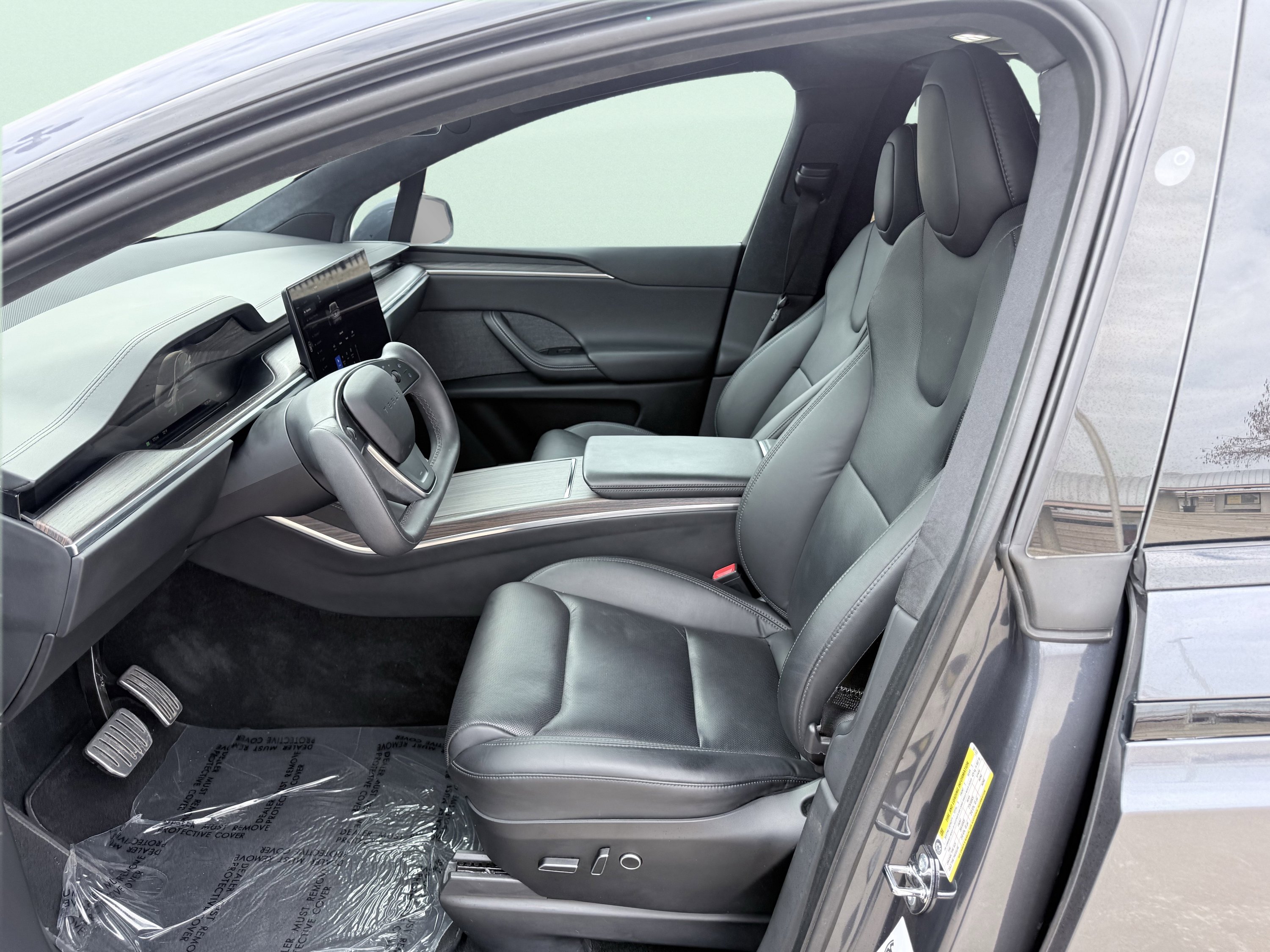 Used 2023 Tesla Model X image 21