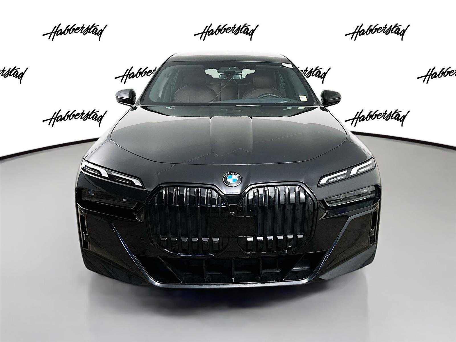 Used 2023 BMW 760i xDrive image 2