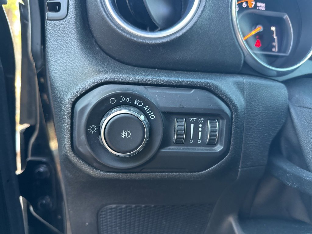 Used 2018 Jeep Wrangler Unlimited Sahara w/ LED Lighting Group image 54