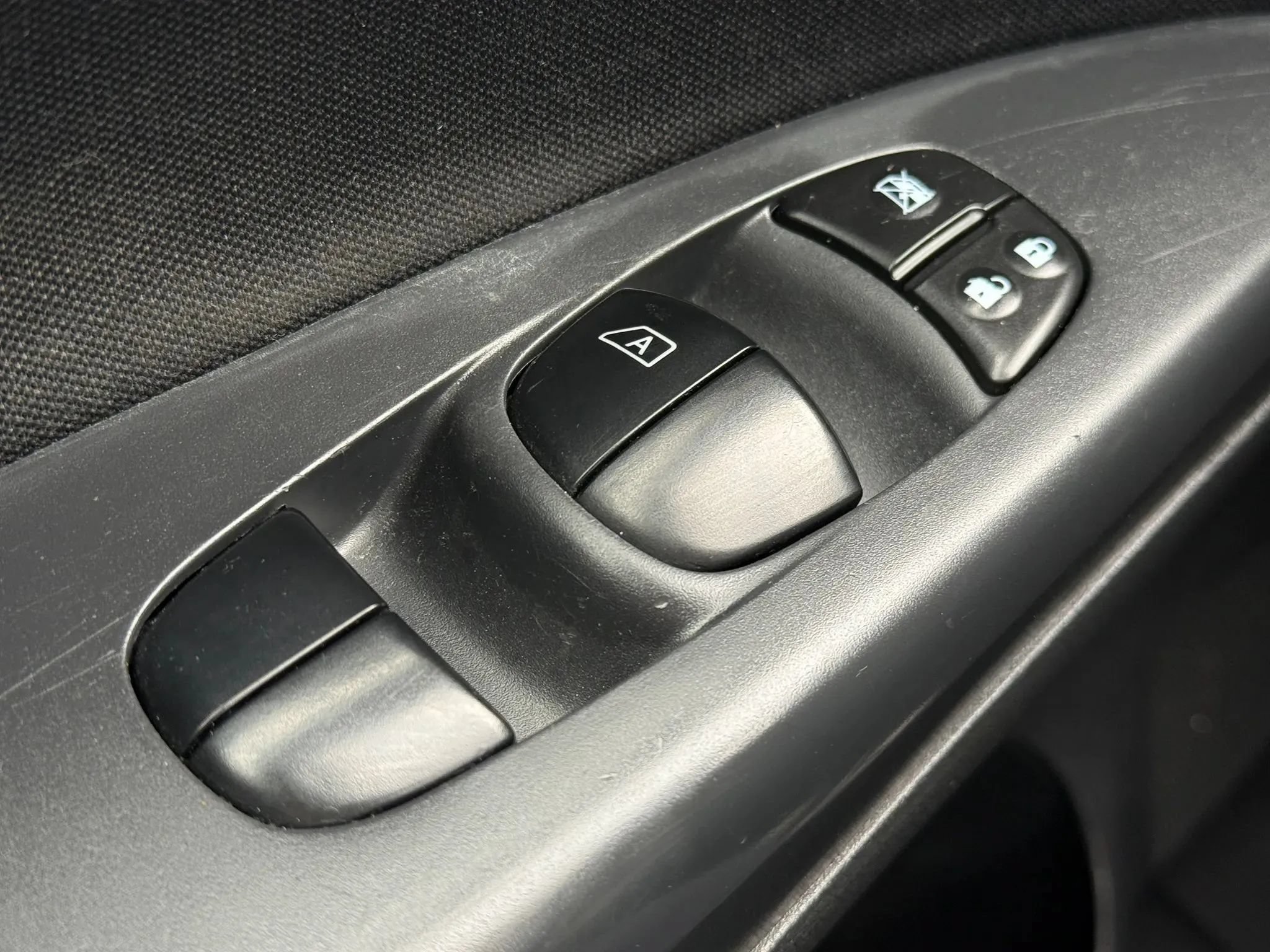Used 2016 Nissan Sentra SV w/ All Weather Package FWD image 23