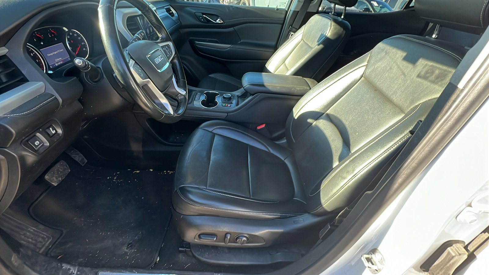 Used 2023 GMC Acadia SLT image 15